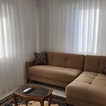 Apartment Huge Evleri 2 *