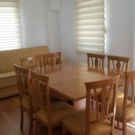 Huge Evleri 2 מרמריס