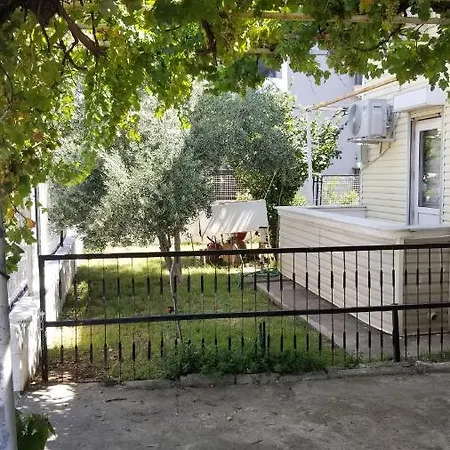 Huge Evleri 2 Appartement *