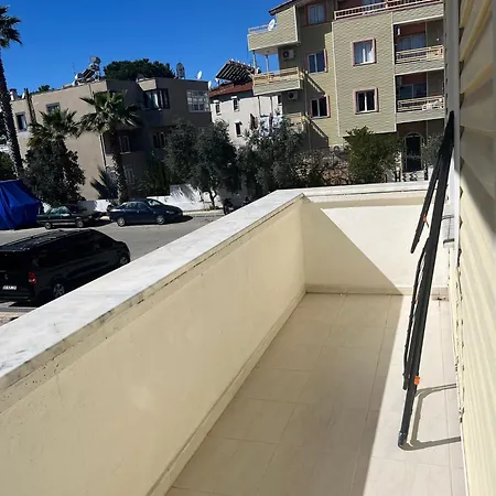 Huge Evleri 2 מרמריס