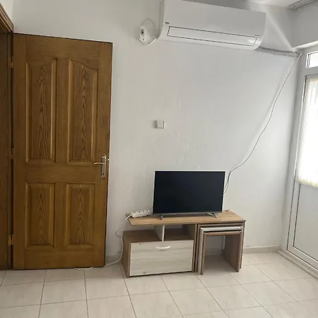 公寓 Huge Evleri 2 马尔马里斯