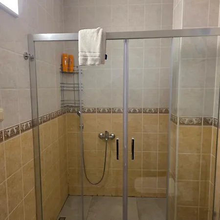 Huge Evleri 2 דירה מרמריס