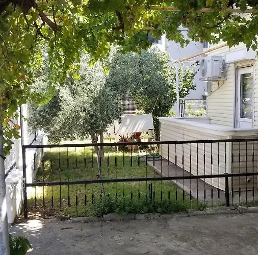 Huge Evleri 2 شقة *